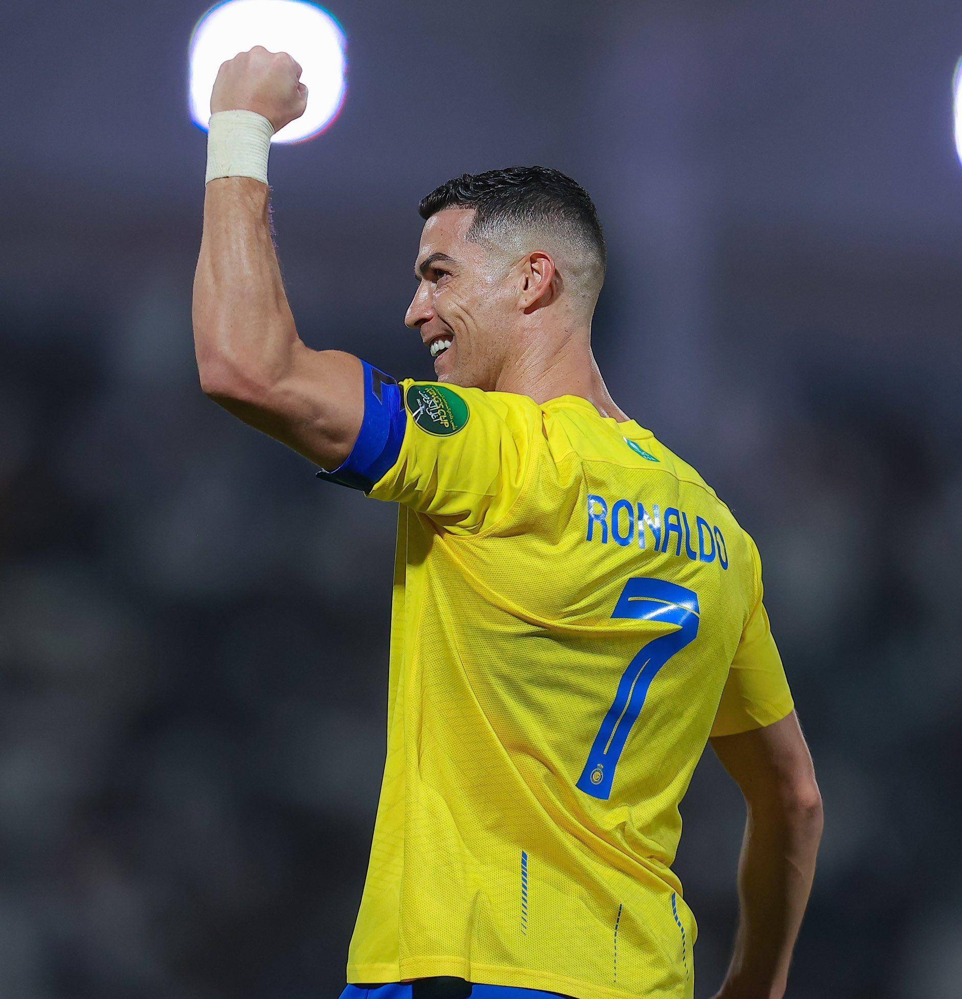 川普狂喜，乡下人乐队将在世界杯抽签仪式结束后表演《YMCA》（特朗普喜不自禁：世界杯抽签仪式落幕后，乡下人乐队将献唱《YMCA）