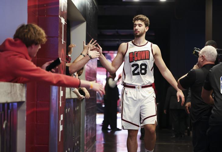 NBA：湖人加时不敌掘金 詹姆斯空砍准三双（NBA：湖人加时惜败掘金，詹姆斯准三双难救主）