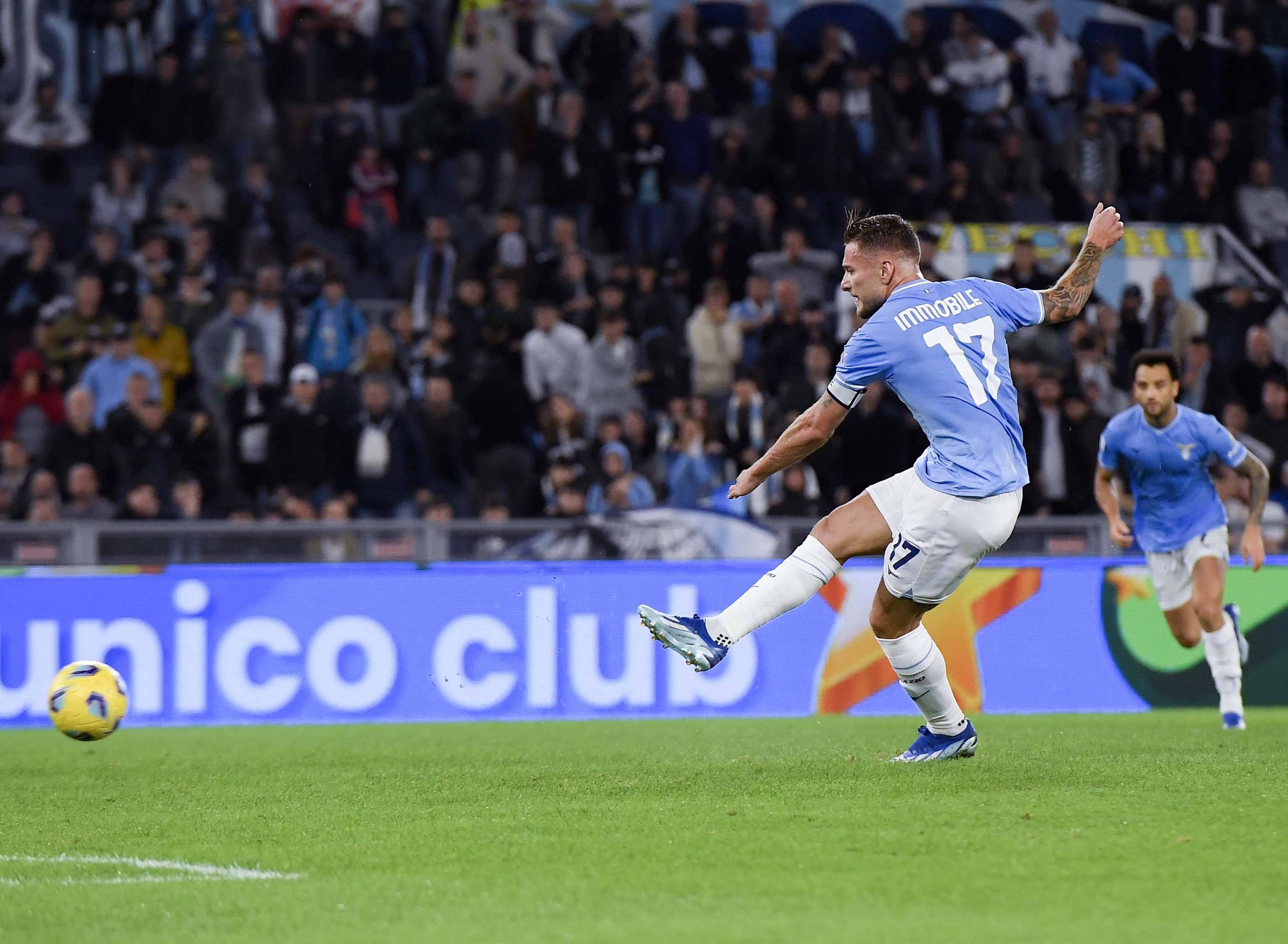 主裁在河南队获单刀时吹停比赛，是因为卡多索回接越位在先（河南队单刀被吹停，主裁判判定卡多索回接越位在先）