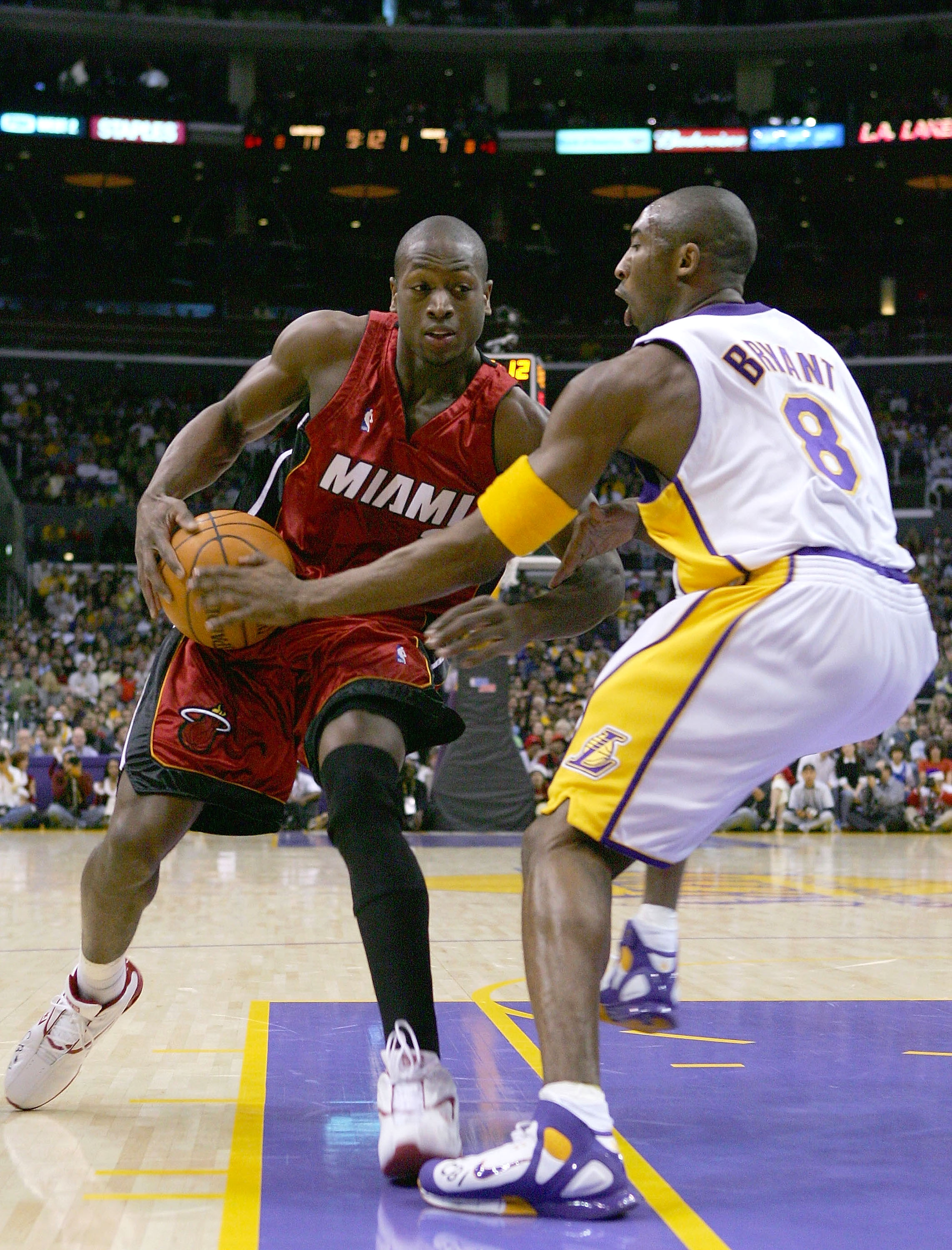 足球国足U23小将爆射破门，引网友赞叹（国足U23小将重炮破门，网友齐声点赞）