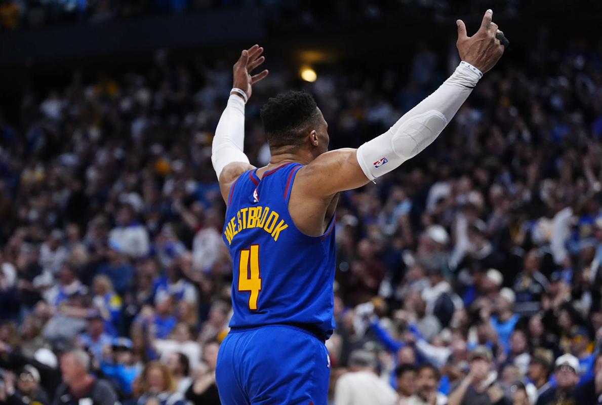 17-18赛季至今英超联赛后卫进球榜：范戴克21球第一（英超自17／18赛季至今后卫进球榜：范戴克以21球领跑）