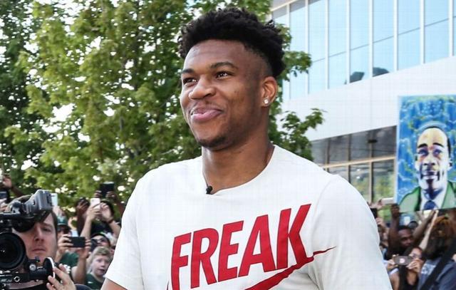 霍伊伦：进球让我开心，但这要归功于全队和布置战术的人（霍伊伦：进球让我欣喜，但功劳属于全队和战术布置者）