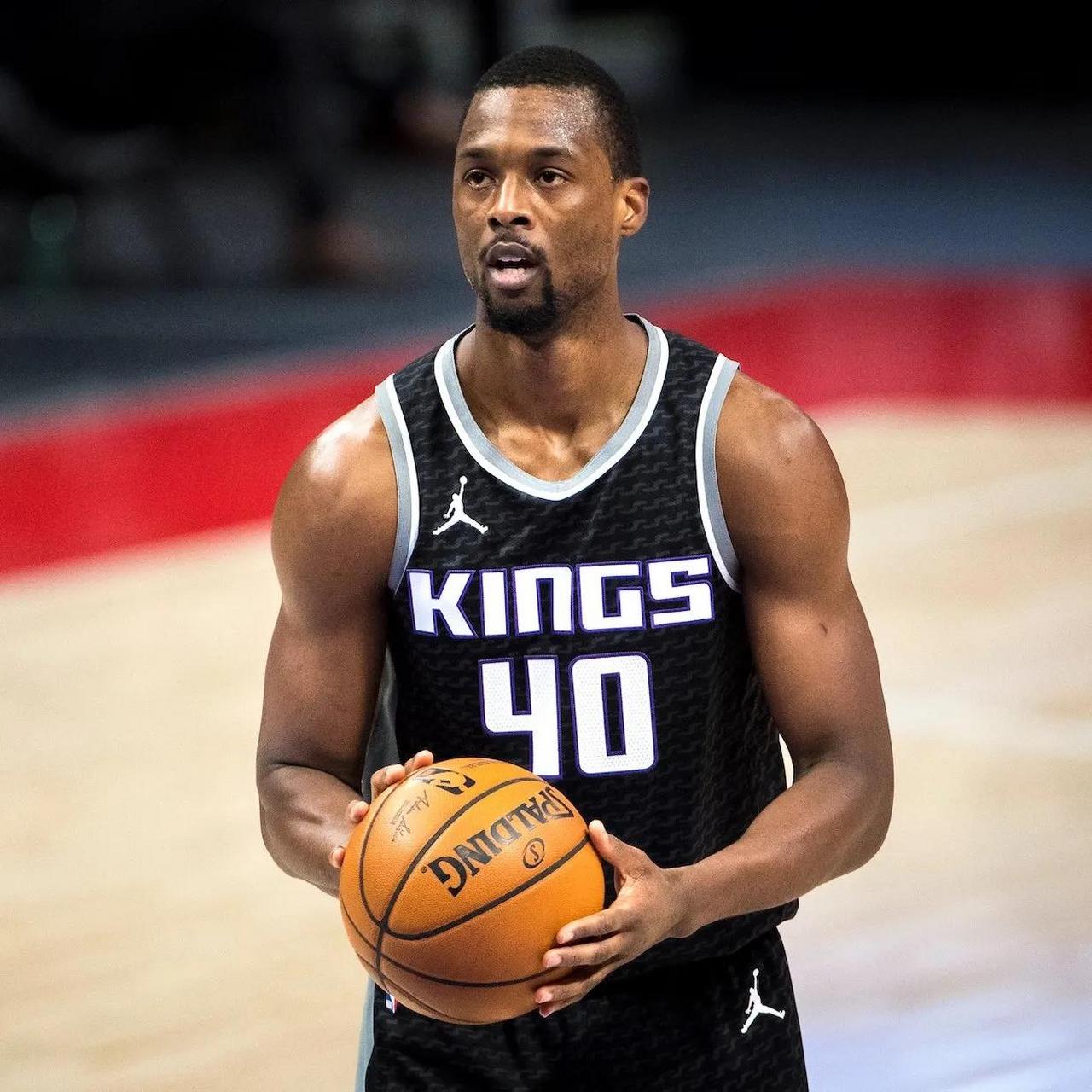 热那亚vs维罗纳：马利诺夫斯基、洛伦佐-科隆博首发，加利亚尔迪尼、焦瓦内出战（热那亚迎战维罗纳：马利诺夫斯基、洛伦佐-科隆博先发，加利亚尔迪尼、焦瓦内出战）