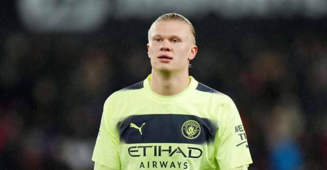 踢球者：拜仁小将阿萨雷外租富勒姆机会寥寥，可能不会被买断（踢球者：拜仁新星阿萨雷在富勒姆出场有限，买断前景不乐观）