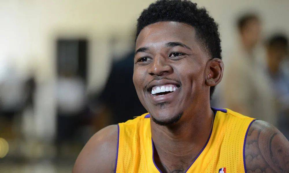 孙颖莎击败米特兰姆，林诗栋和蒯曼组合取胜，助力国乒领先德国队（孙颖莎力克米特兰姆，林诗栋与蒯曼联手取胜，国乒领先德国队）