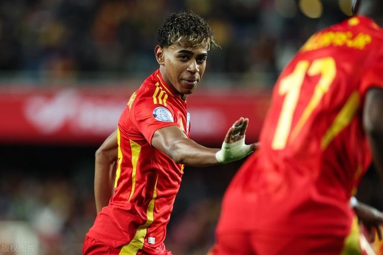 五大联赛年薪排名：哈兰德3170万欧居首，姆巴佩3130万欧第二（五大联赛年薪榜：哈兰德以3170万欧领跑，姆巴佩3130万欧位居次席）