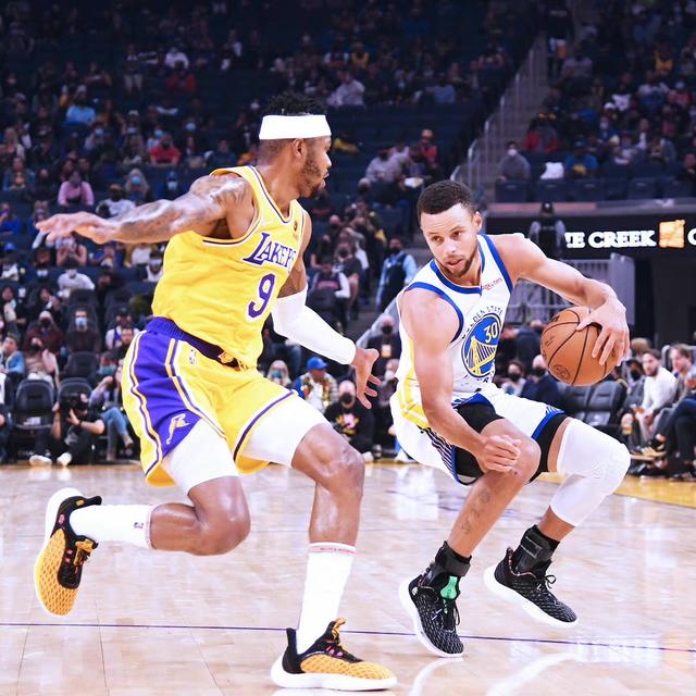 FIFA年度最佳女足教练候选：威格曼、希拉尔德斯在列（FIFA年度最佳女足主帅候选出炉：威格曼、希拉尔德斯入围）