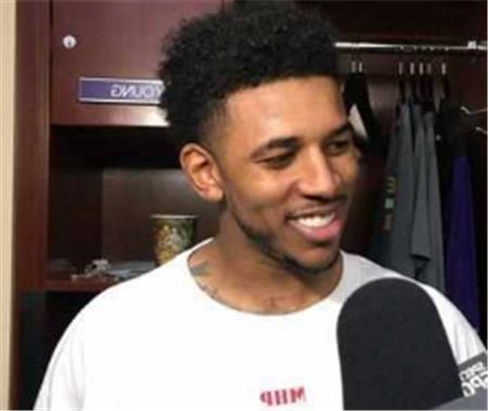 詹姆斯谈马克西：他简直太棒了，比起球技我更欣赏他这个人（詹姆斯盛赞马克西：球技出色，更打动我的是他的为人）