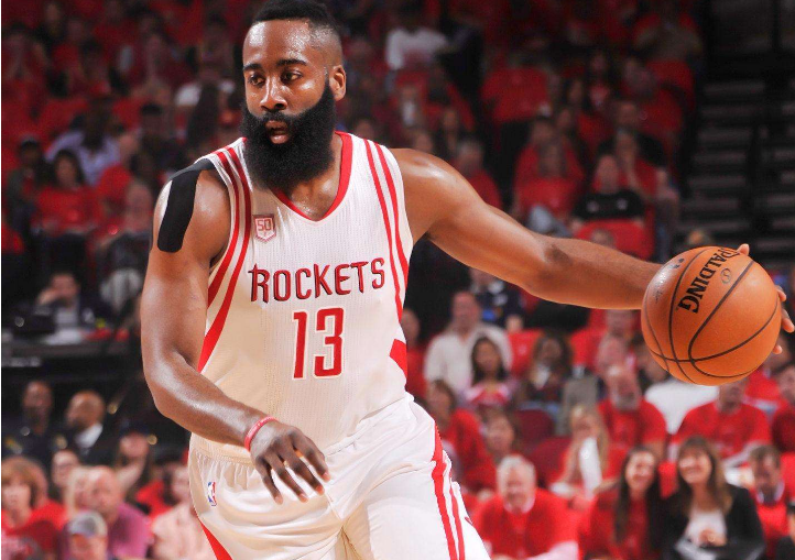 米体：托蒂被前妻指控留小女儿独自在家，检方认为指控不成立（米体：前妻控托蒂让小女儿独自在家，检方认定指控不成立）